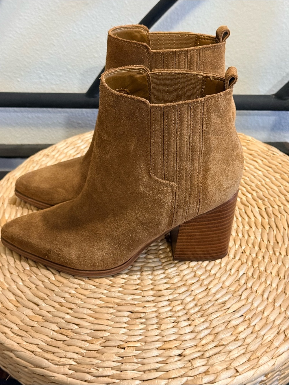 Marc Fisher Tan Suede Chelsea Ankle Boots Pointed Toe Size 9